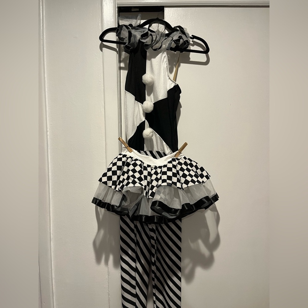 Dansco MA black white pantstardwith tutu and fingerless sleeves